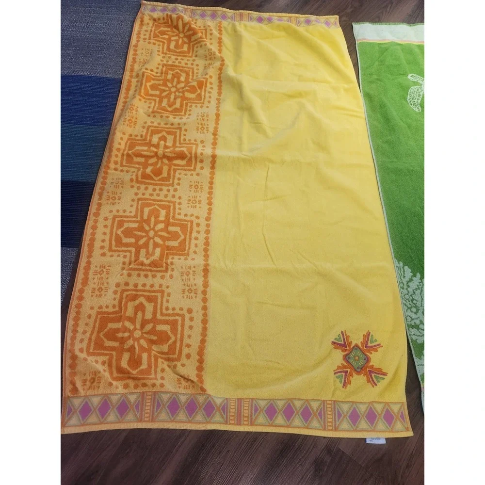 Lot Of 2 X-Large 100% Cotton Beach Towels‎ Green Sea Turtle & Yellow Aztec Print